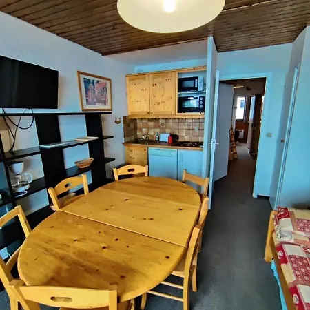 Ski-in Ski-out 52 Apartment